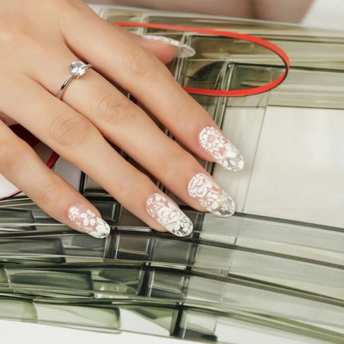 White floral lace nails - nail art, nail artist flower nail design